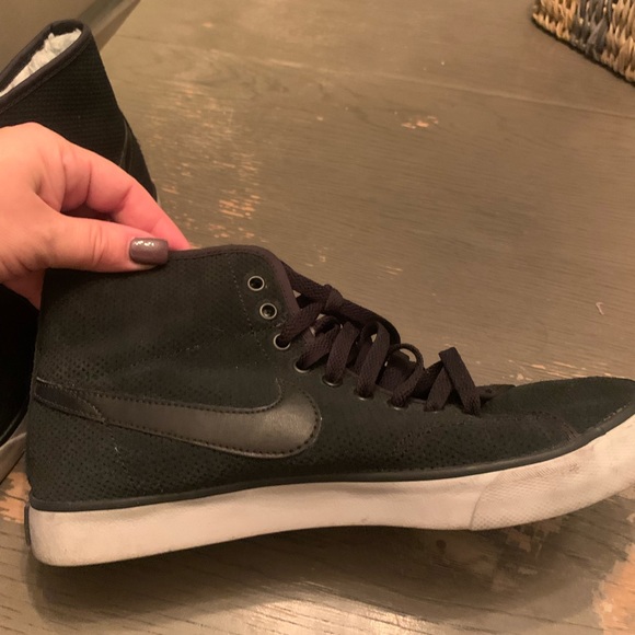 Nike Black Hightops - Picture 6 of 7